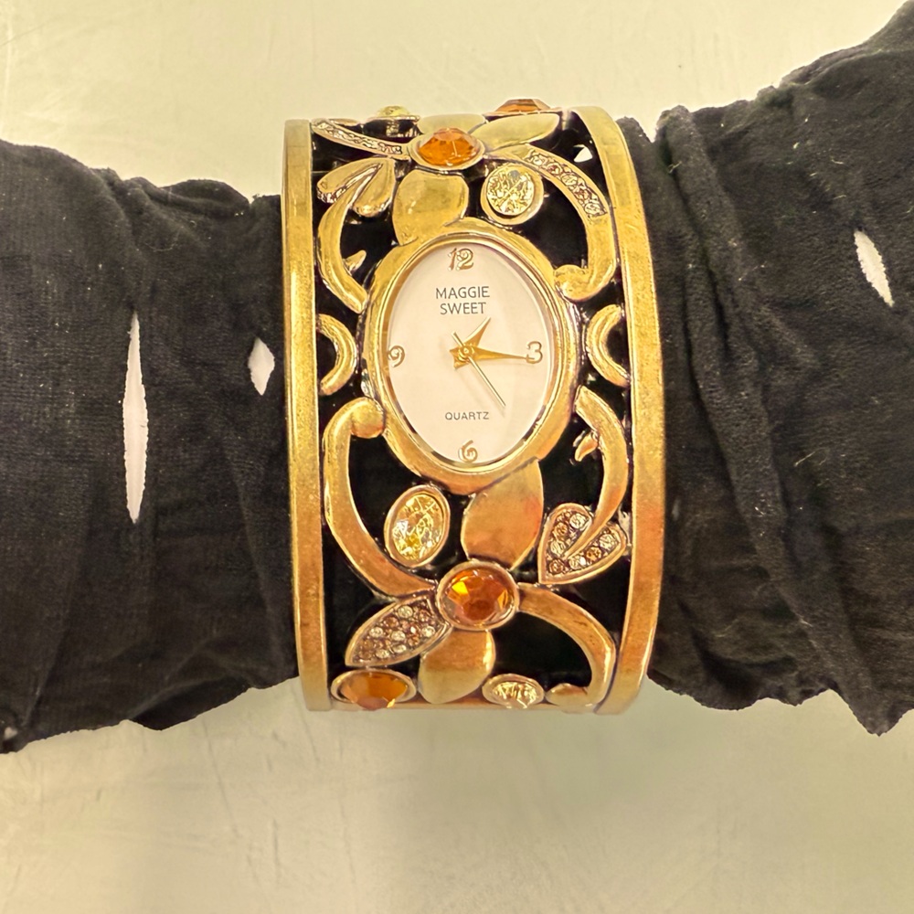 Maggie Sweet Bracelet Art‎ Deco cuff Watch new battery